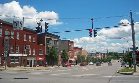 Main Street, Le Roy, New York, home of the small Genesee County Bank that first questioned Hutton's deposits in 1982