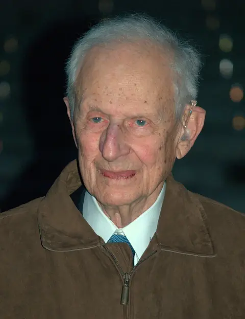 Robert Morgenthau, the Manhattan District Attorney who prosecuted Kozlowski under New York state law