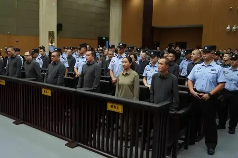The defendants in the dock as the Wenzhou Intermediate People's Court pronounces sentence